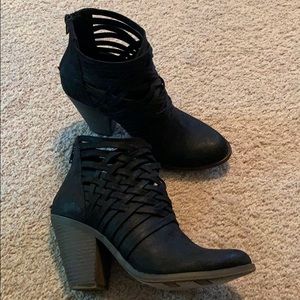 Fergalicious Short Boots (size 7) (3in heel)